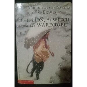 The Lion, the Witch & the Wardrobe by C.S. Lewis – Fantasy Classic PB VG+